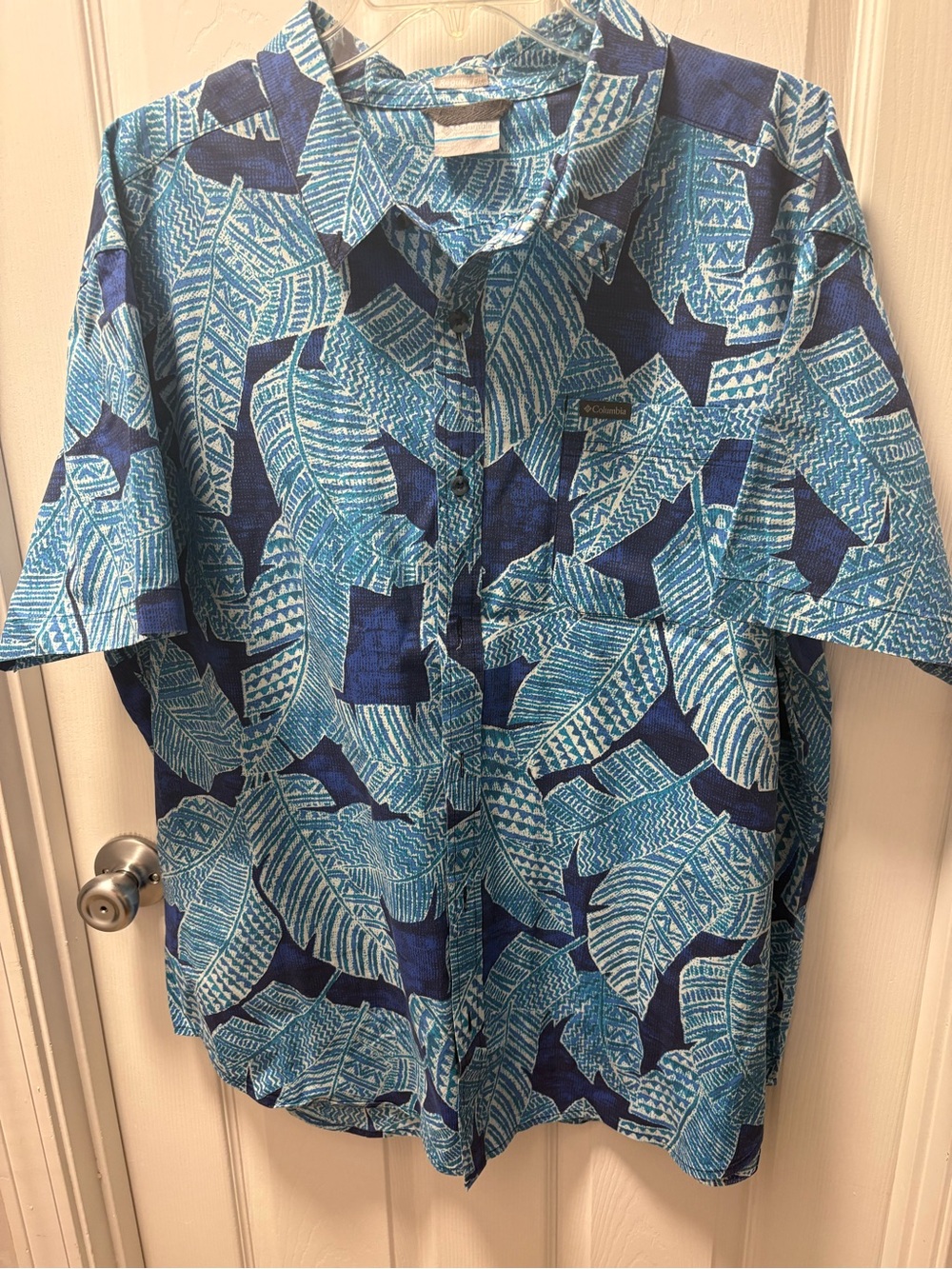 Men's Blue Tropical Leaf Print Short-Sleeve Button-Down Shirt by Columbia